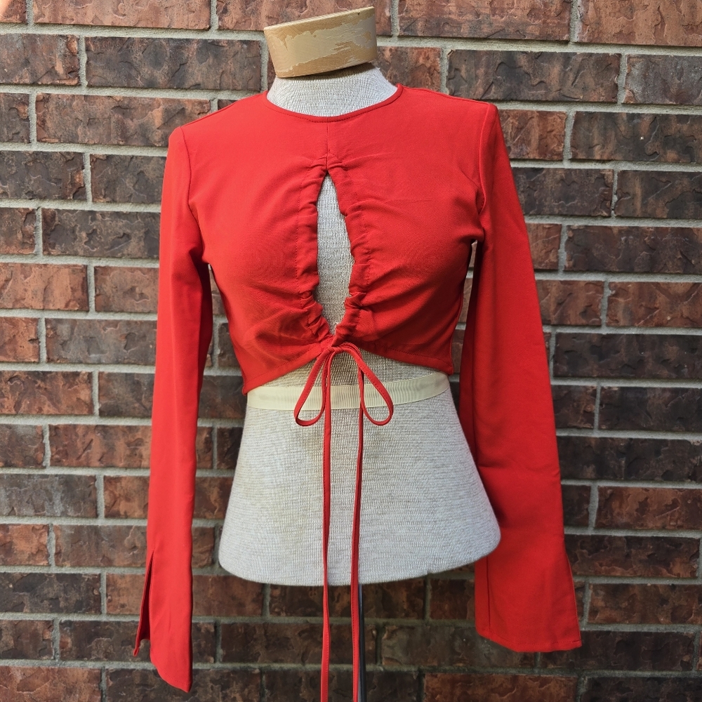 H&M Divided Shirt Womens Small Red Long Sleeve Ruched Cutout Back Zip Cropped